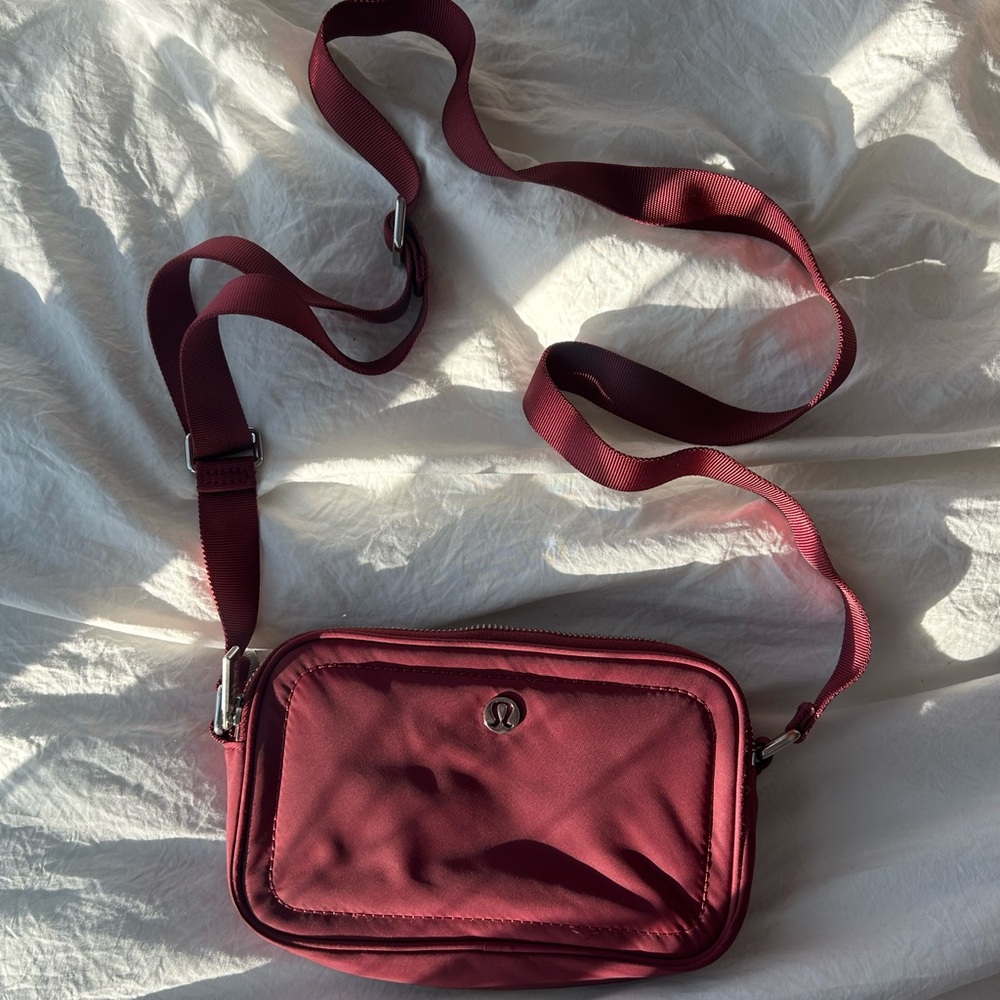 Lululemon body purse